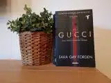 Casa Gucci, între glorie, vânzări şi… (recenzie dublă)
